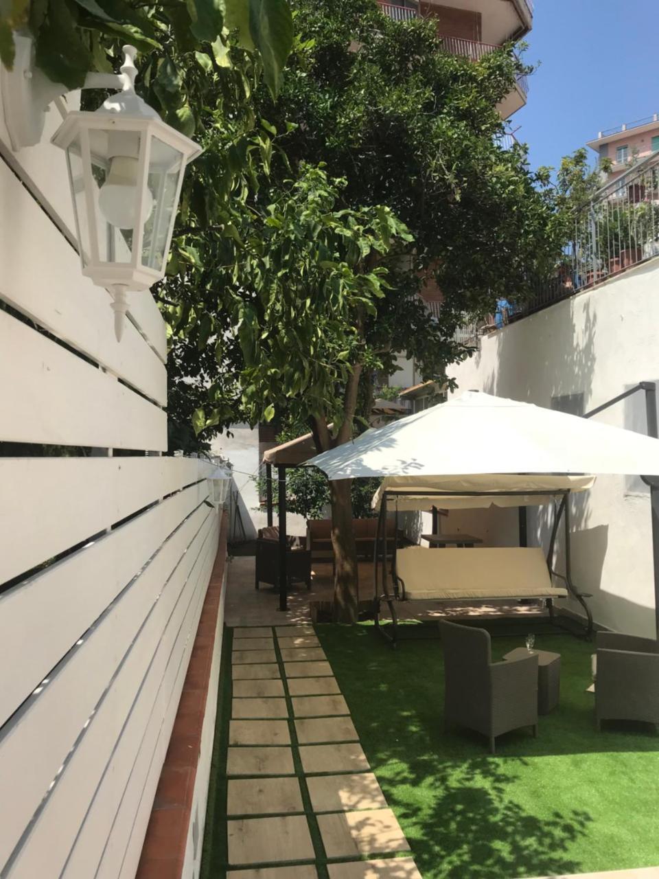 Virgilio'S Garden Bed & Breakfast Castellammare di Stabia Eksteriør bilde