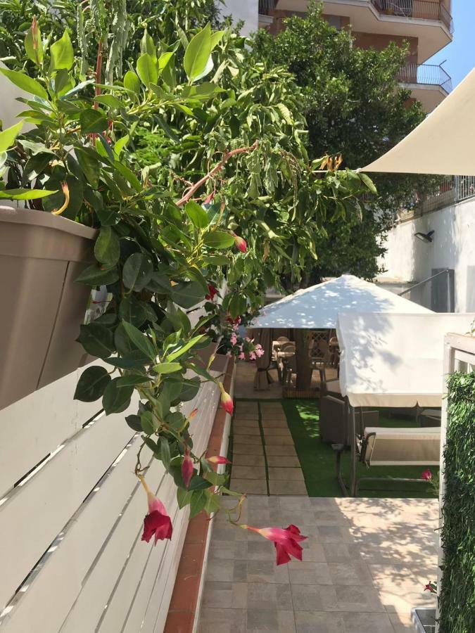 Virgilio'S Garden Bed & Breakfast Castellammare di Stabia Eksteriør bilde