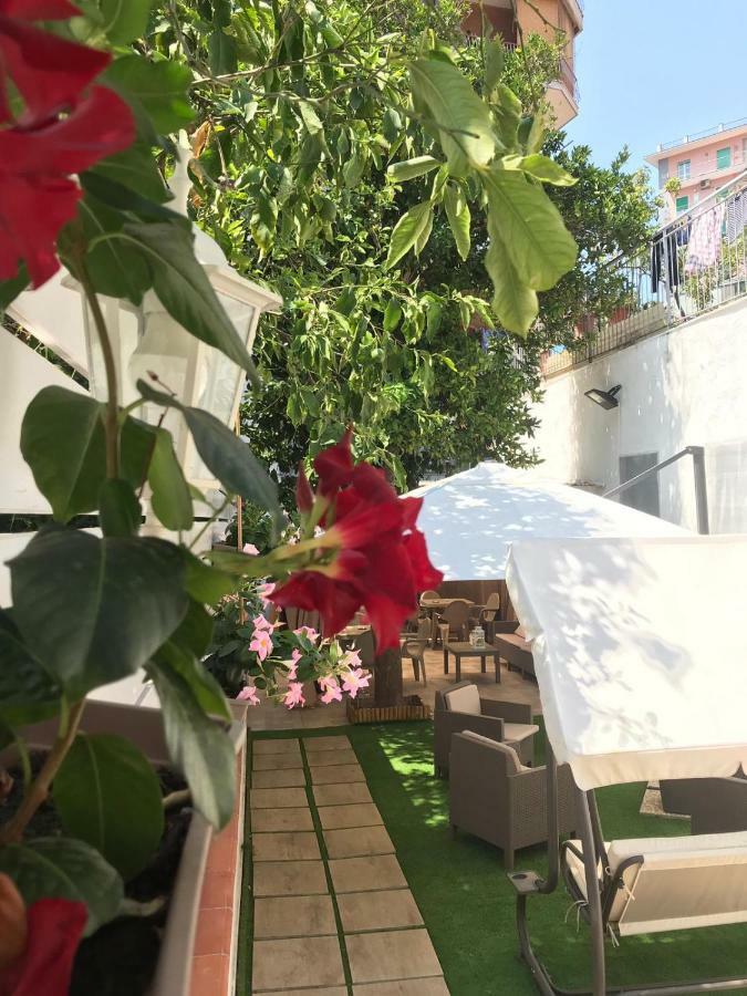 Virgilio'S Garden Bed & Breakfast Castellammare di Stabia Eksteriør bilde